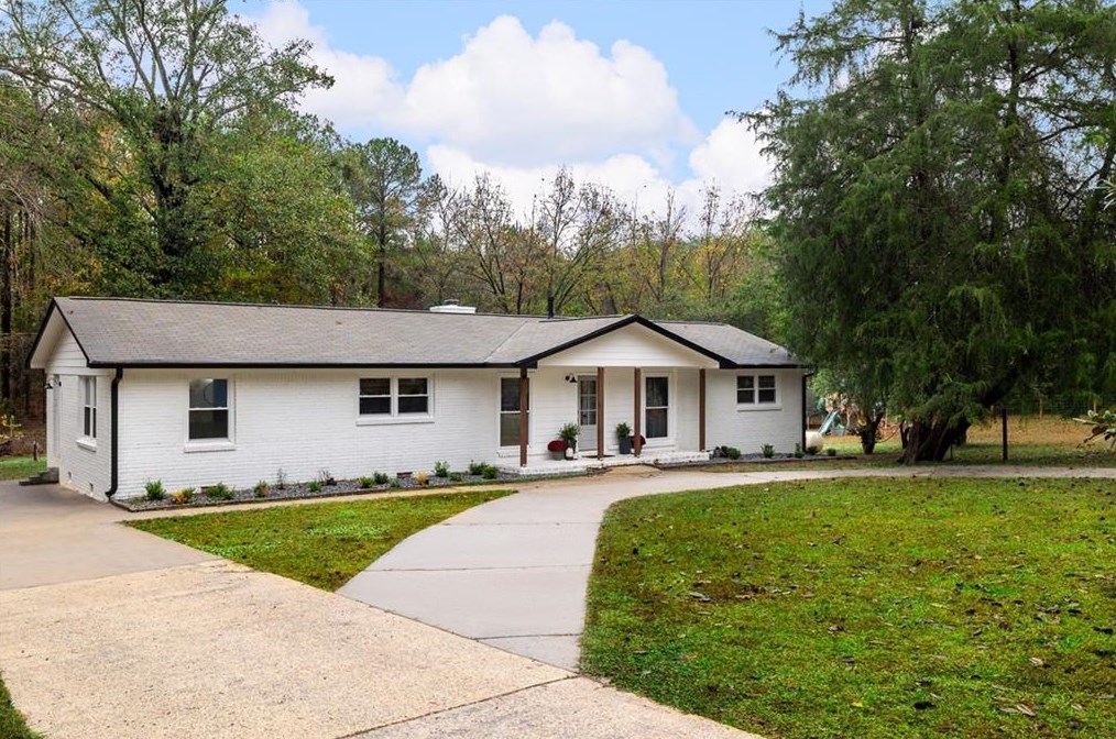 261 Skinners Bypass, Milner, GA 30257