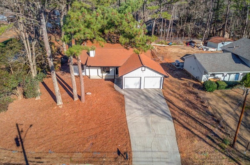 698 Springwood Dr, Lilburn, GA 30047