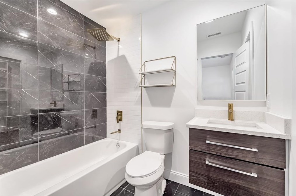 2380 Tilson Rd, Decatur GA  30032-6322 exterior