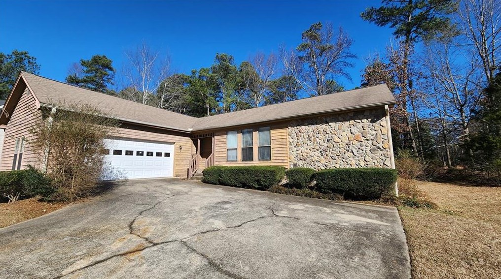 2010 Hutton Dr, Grayson, GA 30017-1707