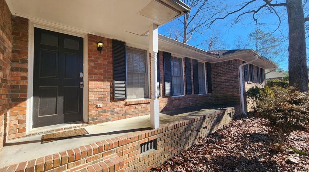 2798 Hickory Ln, Lithonia, GA 30078