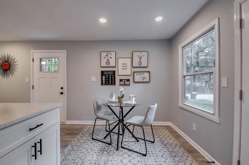 2702 Santa Barbara Dr, Atlanta GA  30318-7327 exterior