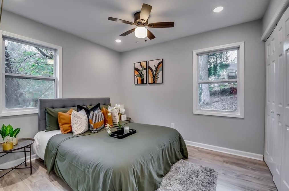 2702 Santa Barbara Dr, Atlanta GA  30318-7327 exterior