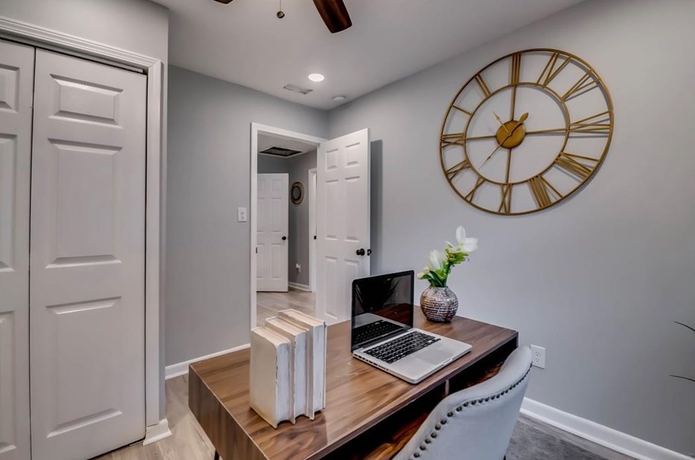 2702 Santa Barbara Dr, Atlanta GA  30318-7327 exterior