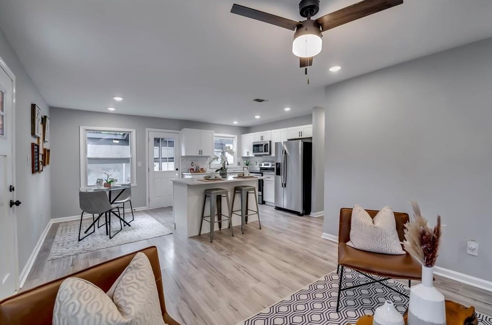 2702 Santa Barbara Dr, Atlanta GA  30318-7327 exterior