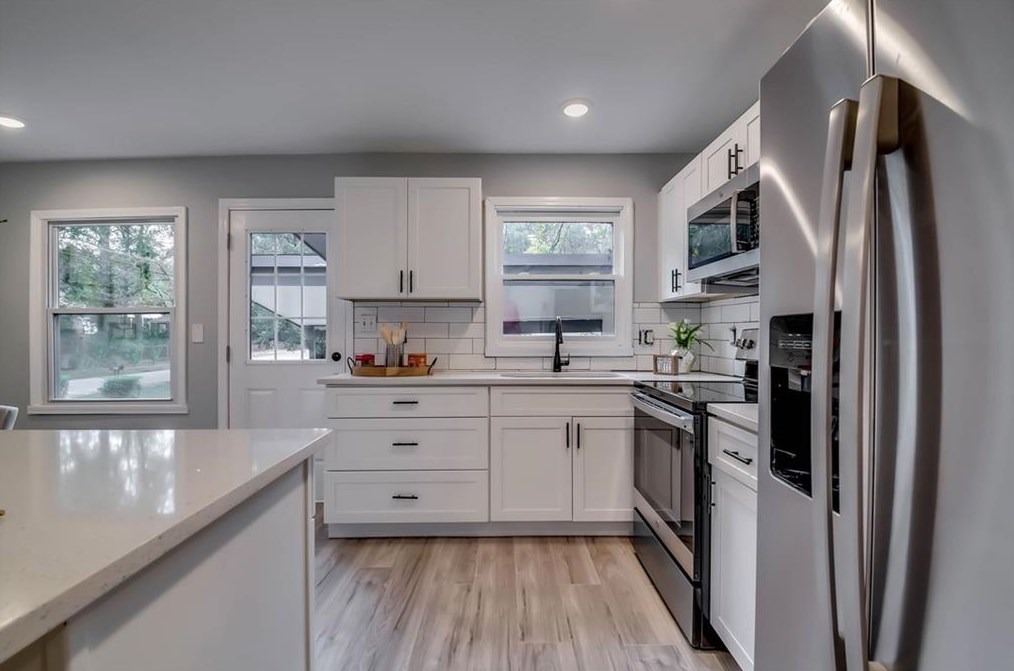 2702 Santa Barbara Dr, Atlanta GA  30318-7327 exterior