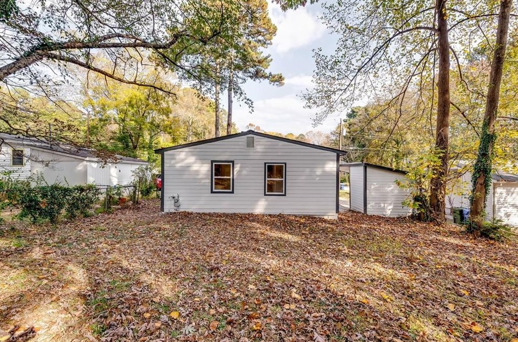 2702 Santa Barbara Dr, Atlanta GA  30318-7327 exterior