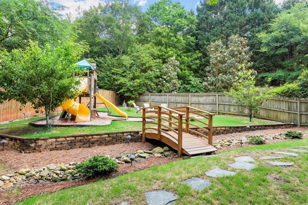 1854 Fox Chapel Dr, Smyrna GA  30080-6383 exterior