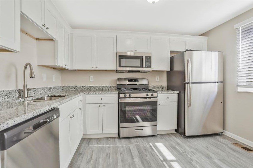 5238 Stone Trce, Stone Mountain GA  30083-6015 exterior