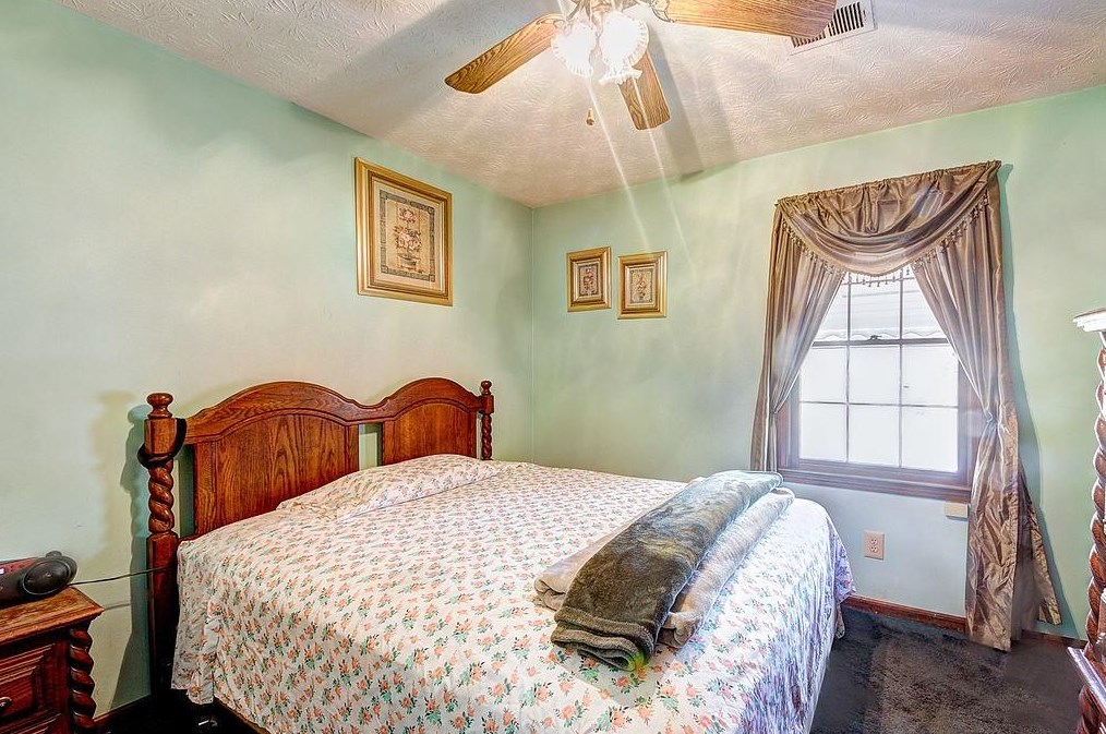 2085 Tudor Castle Dr, Decatur GA  30035-2161 exterior