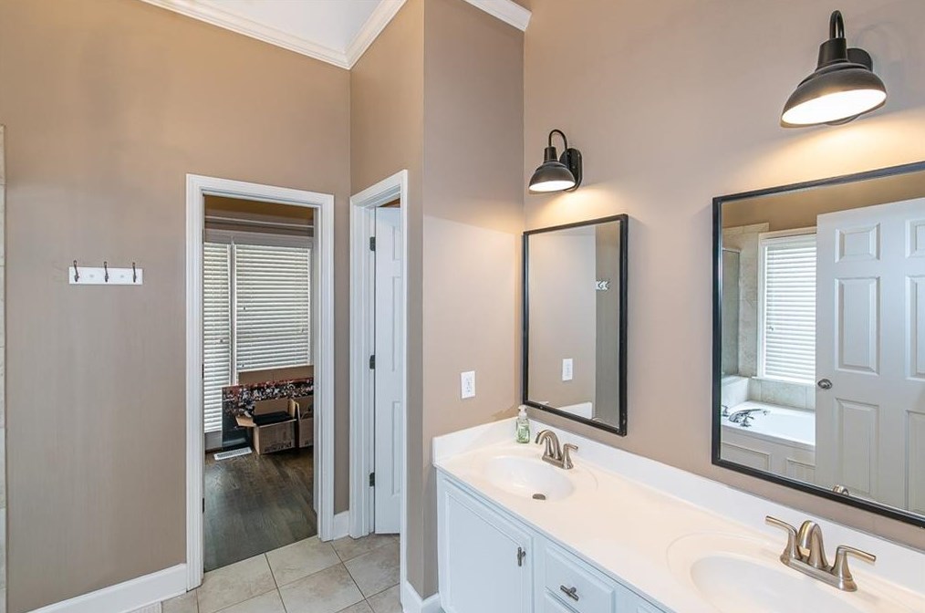 1142 Cayuga Ct, Dacula GA  30019-5037 exterior