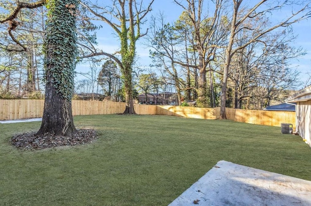 1395 Dennis Dr, Decatur GA  30032-3119 exterior