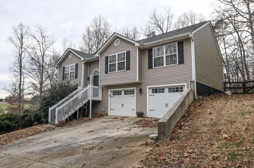 1039 Rolling Ridge Ln, Auburn, GA 30011