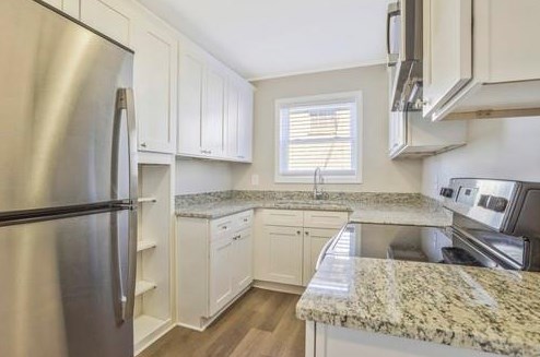 2871 Knollview Dr, Decatur GA  30034-3216 exterior