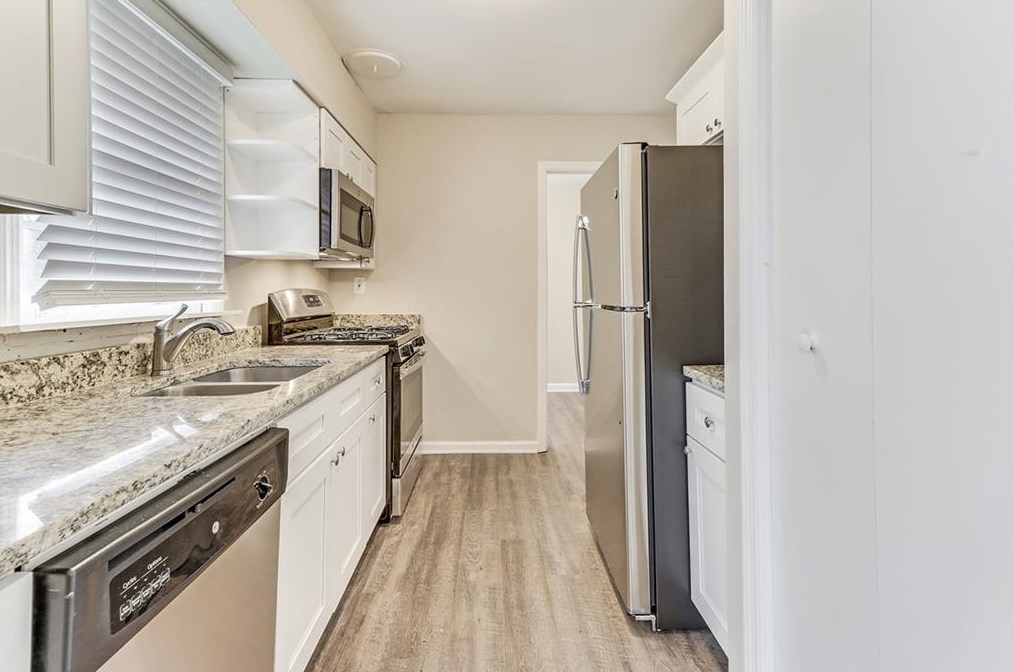 1376 Ruth Pl, Decatur GA  30035-1127 exterior