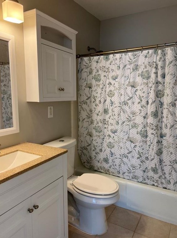 239 Triumph Dr, Atlanta GA  30327-1085 exterior
