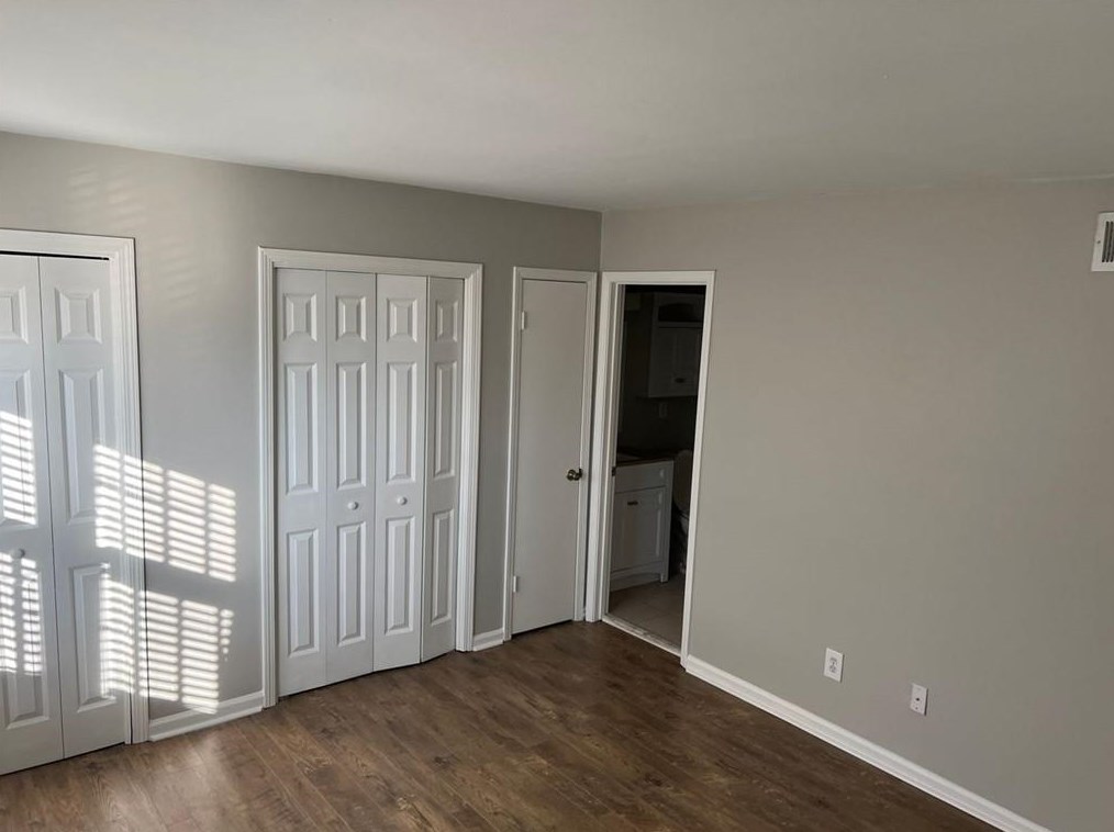 239 Triumph Dr, Atlanta GA  30327-1085 exterior