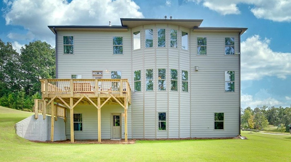 1081 Hawthorne Cir, Madison, GA 30650