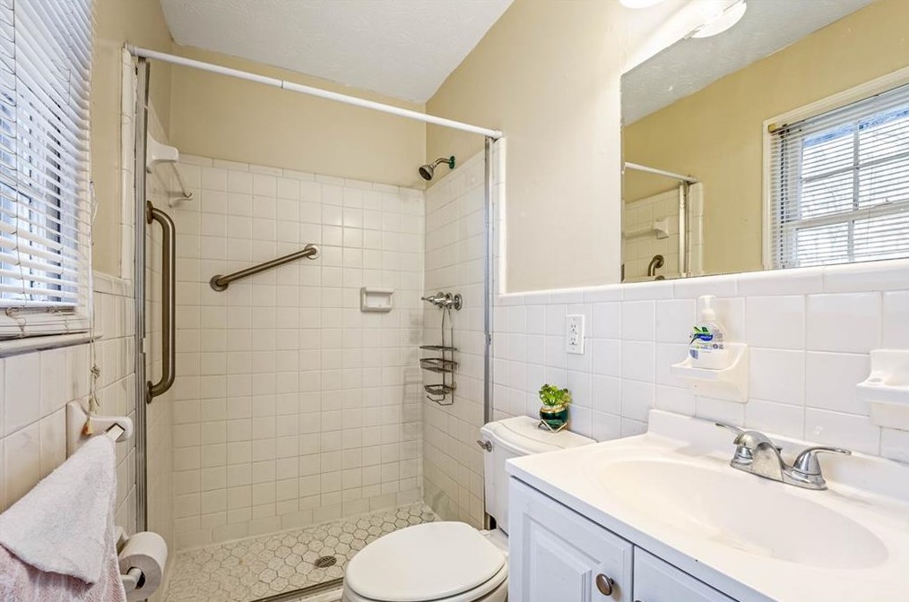 3915 Cascade Palmetto Hwy Sw, Atlanta, GA 30331