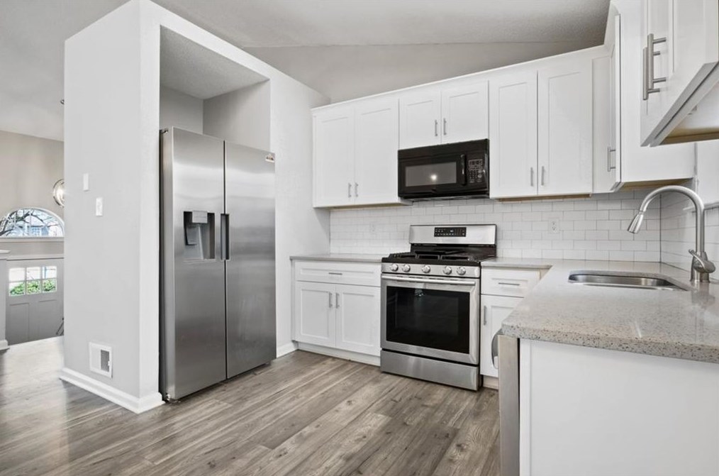 5028 Chadwick Ct, Decatur GA  30035-3627 exterior