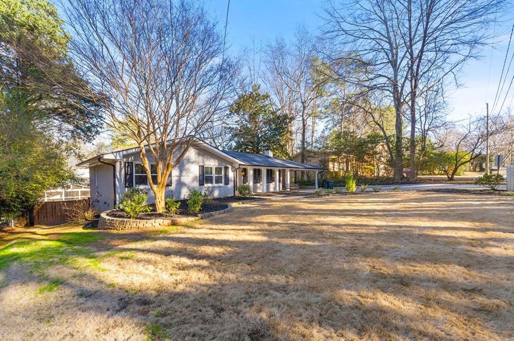 2141 Seaman Cir, Atlanta, GA 30341-1551