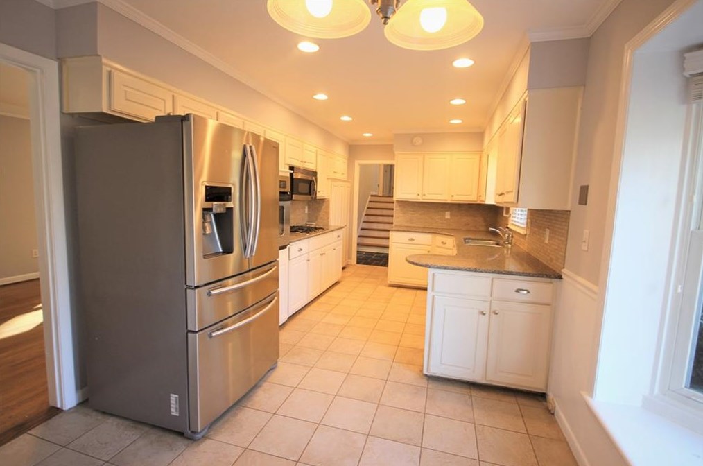 1735 Moonstone Ct, Decatur, GA 30033