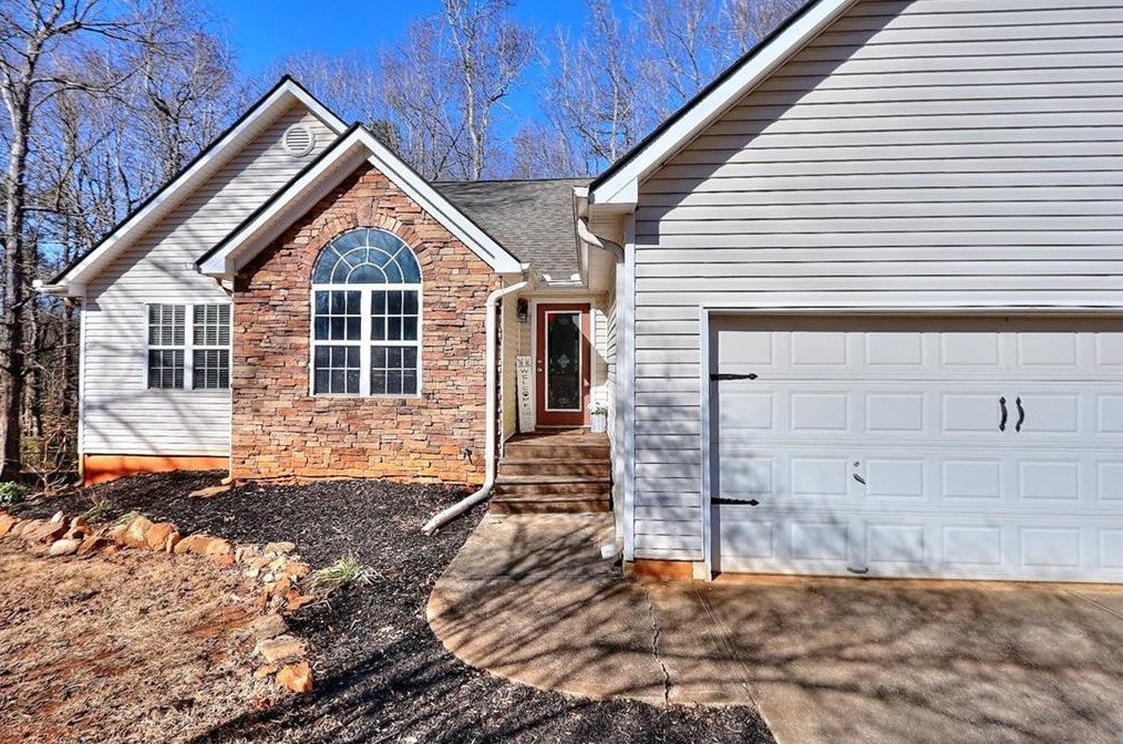 1643 White Oak Dr, Winder, GA 30680-3353