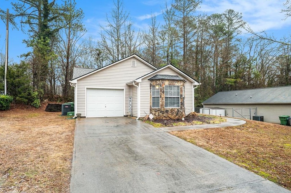 1303 Creek View Dr, Monroe, GA 30655