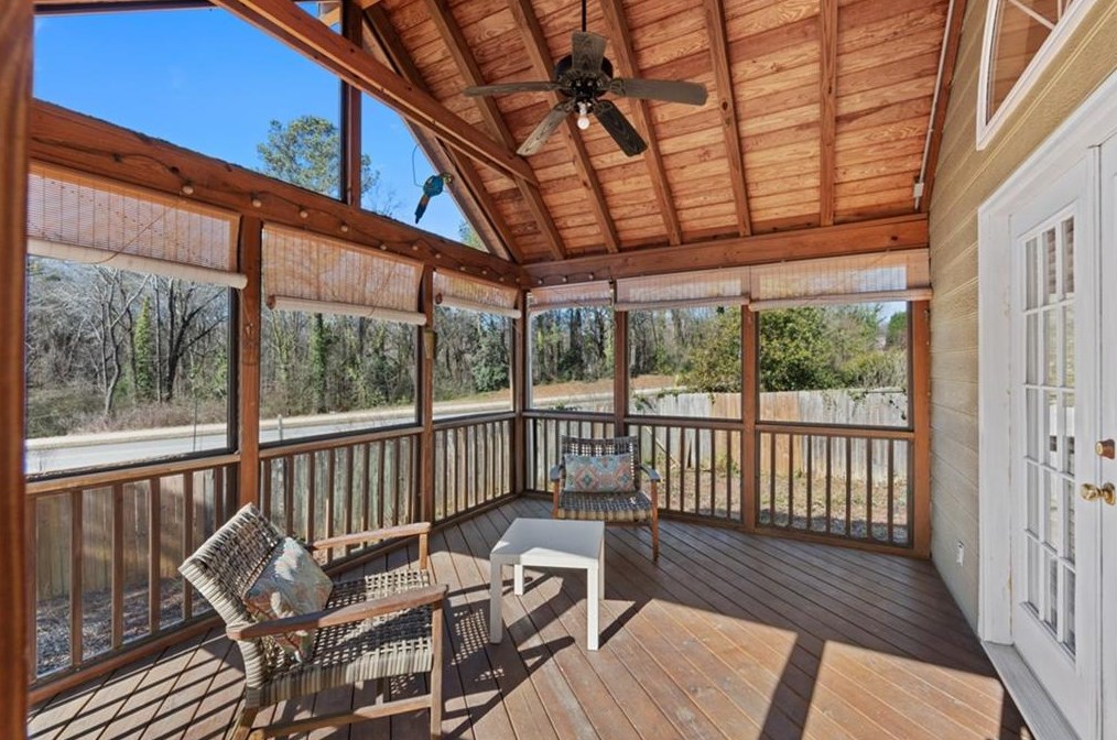 945 Ashbury Heights Ct, Decatur GA  30030-4178 exterior