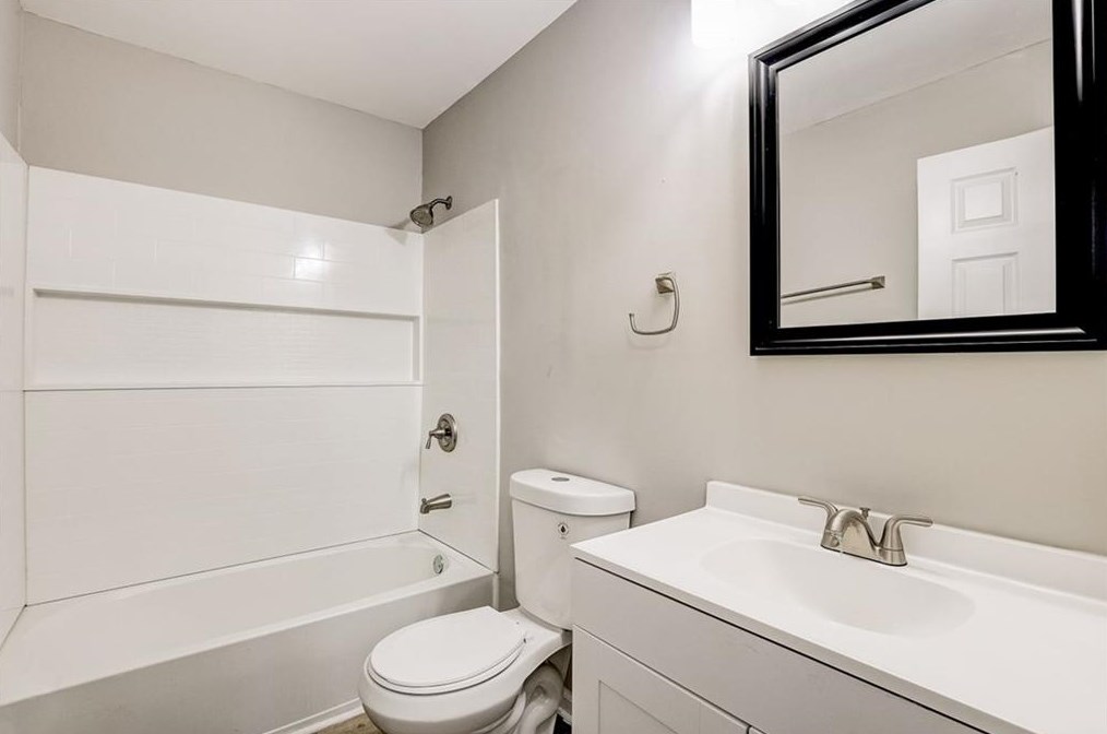 3415 Springlake Dr, Decatur GA  30032-4714 exterior