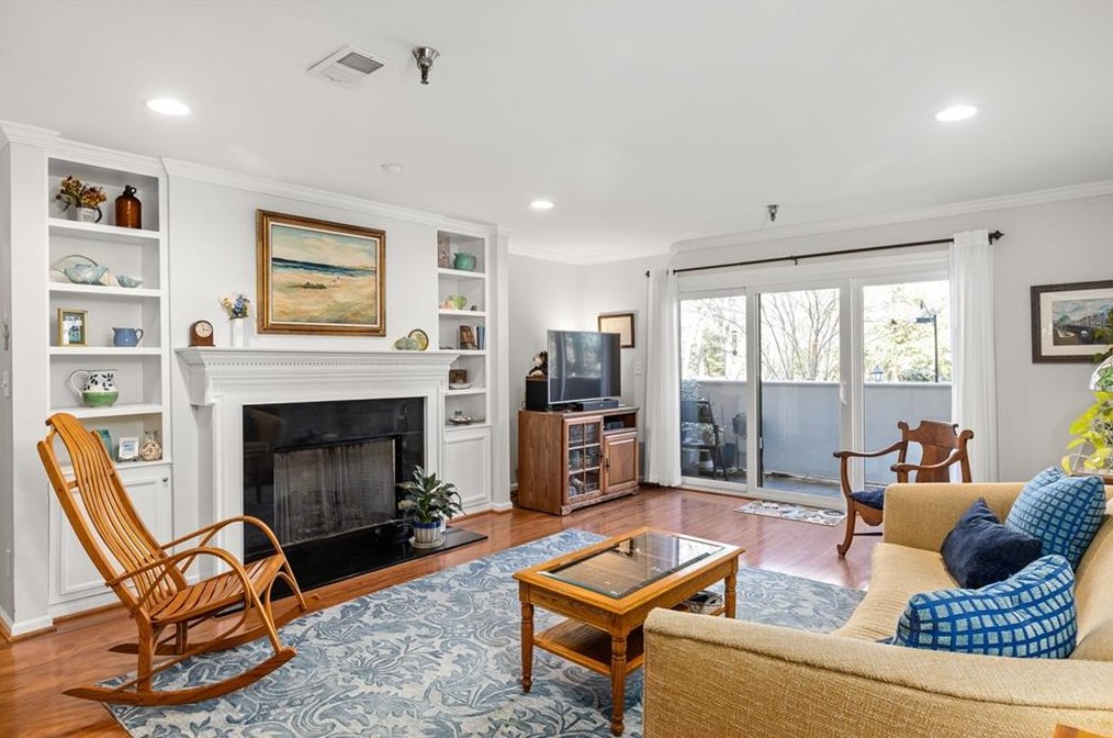 102 Ridley Howard Ct, Decatur GA  30030-2374 exterior