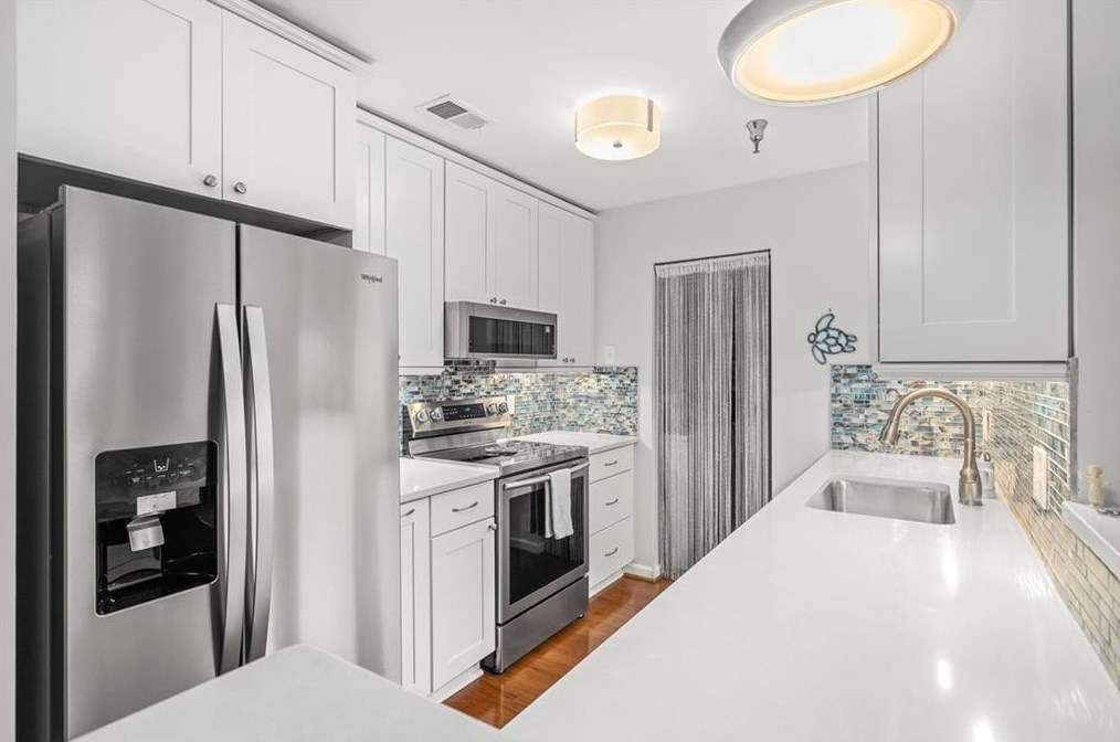 102 Ridley Howard Ct, Decatur GA  30030-2374 exterior