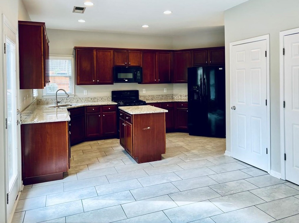 155 Homestead Dr, Dallas GA  30157-4638 exterior