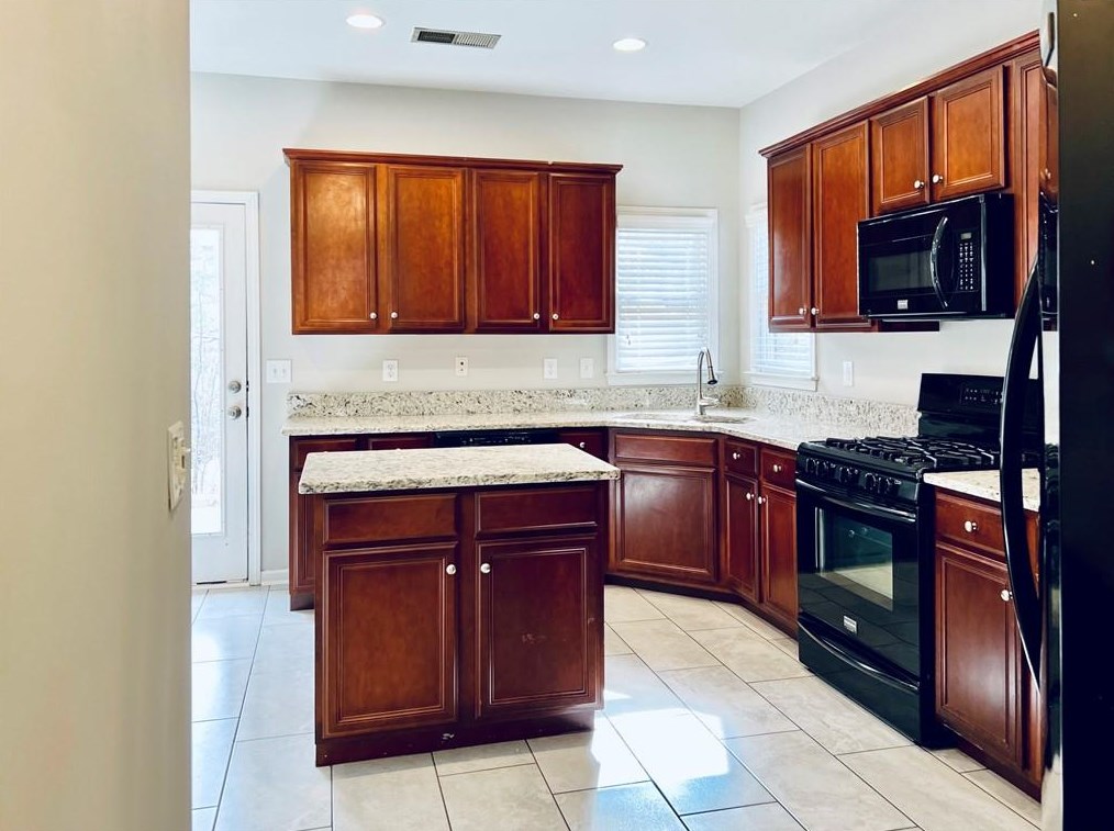 155 Homestead Dr, Dallas GA  30157-4638 exterior