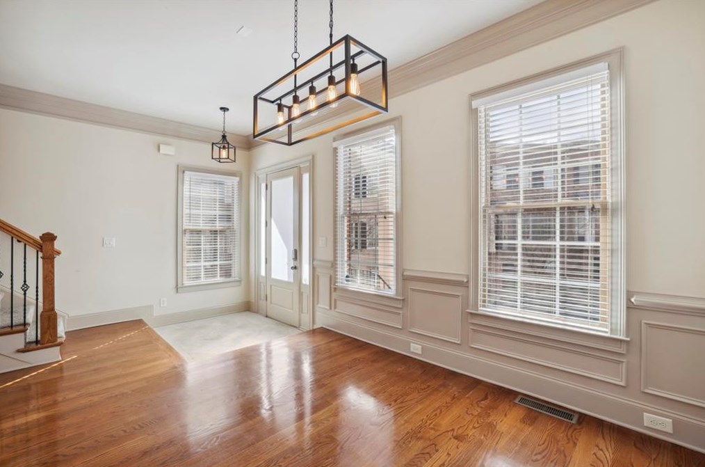972 Persimmon Pt, Atlanta GA  30328-4503 exterior