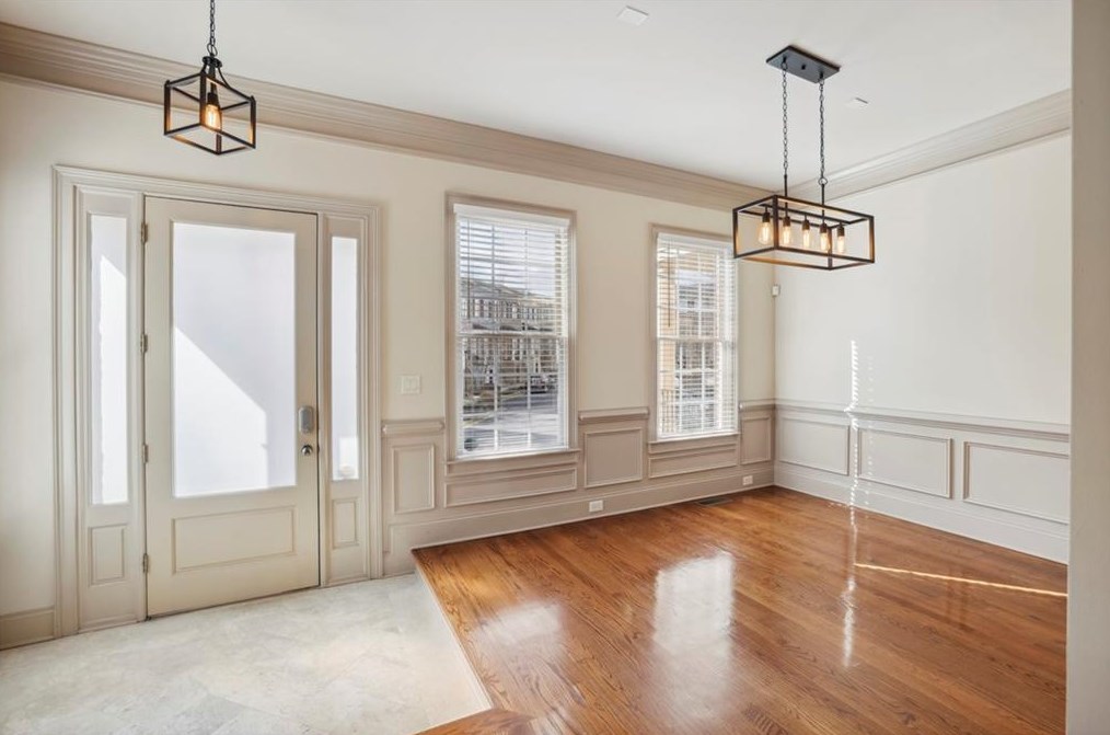 972 Persimmon Pt, Atlanta GA  30328-4503 exterior