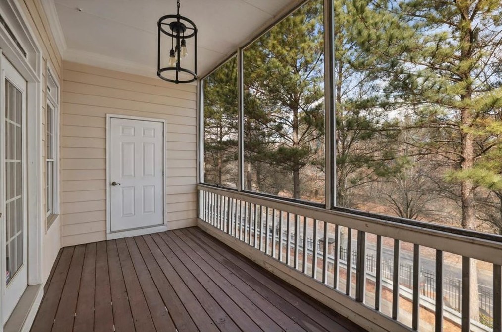 972 Persimmon Pt, Atlanta GA  30328-4503 exterior