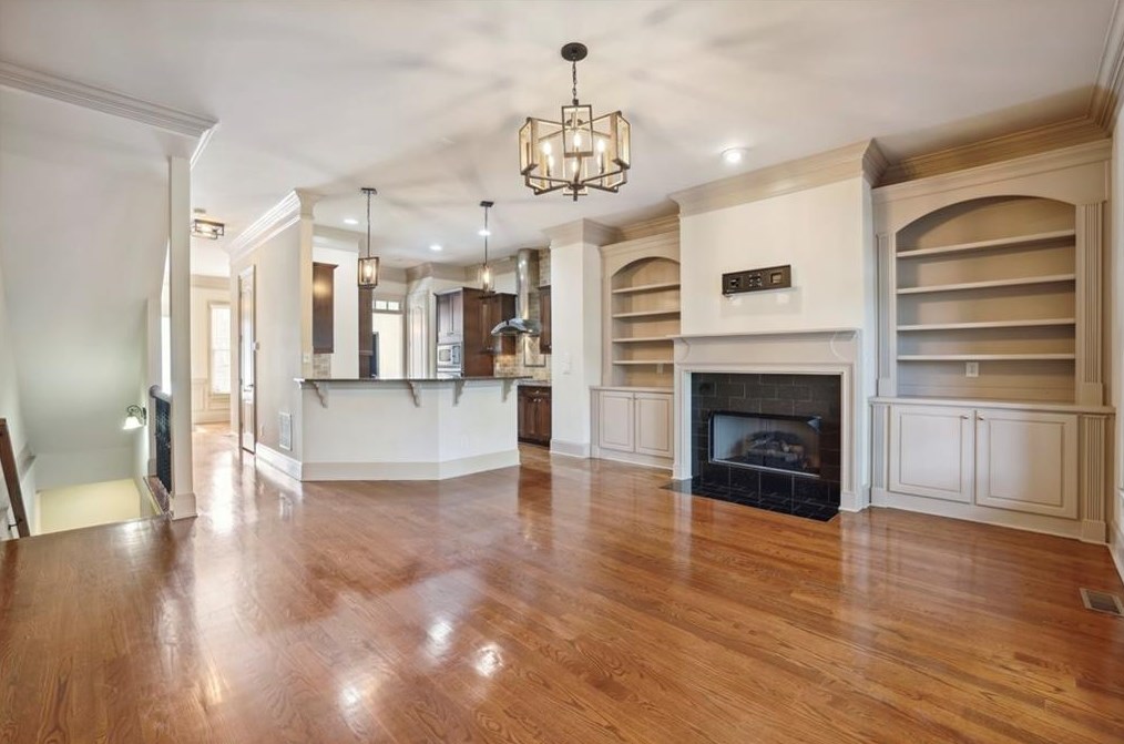 972 Persimmon Pt, Atlanta GA  30328-4503 exterior