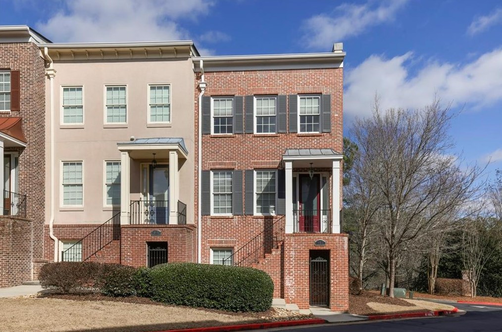 972 Persimmon Pt, Atlanta GA  30328-4503 exterior