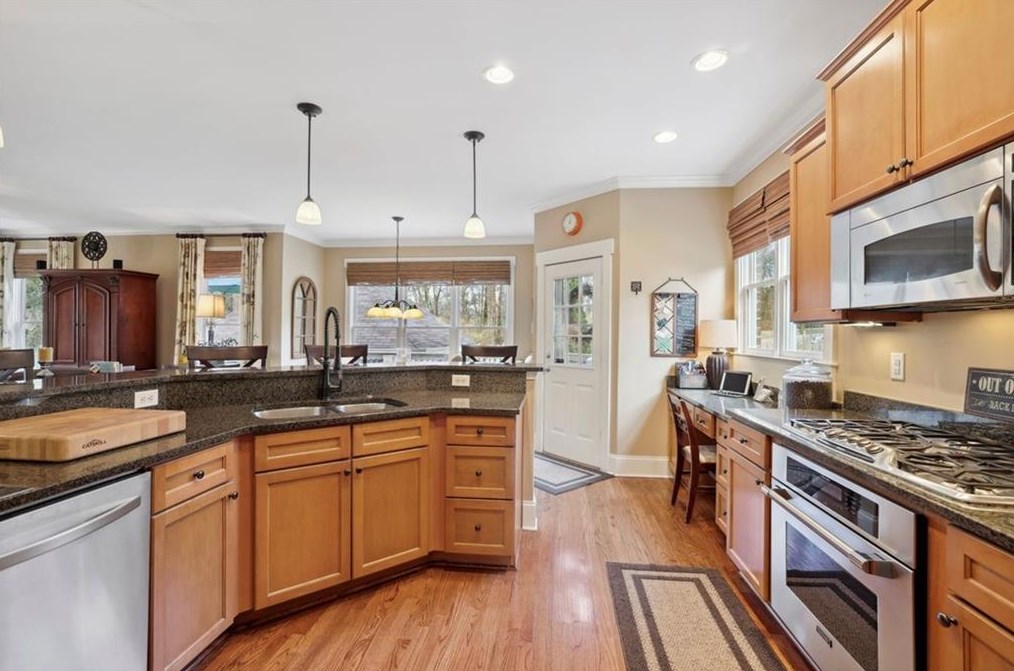 1310 Skyhaven Rd, Atlanta GA  30316-2608 exterior