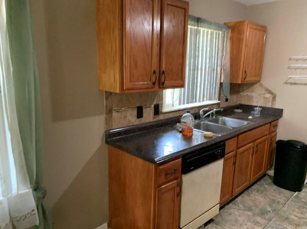 4395 John Wesley Dr, Decatur GA  30035-2145 exterior