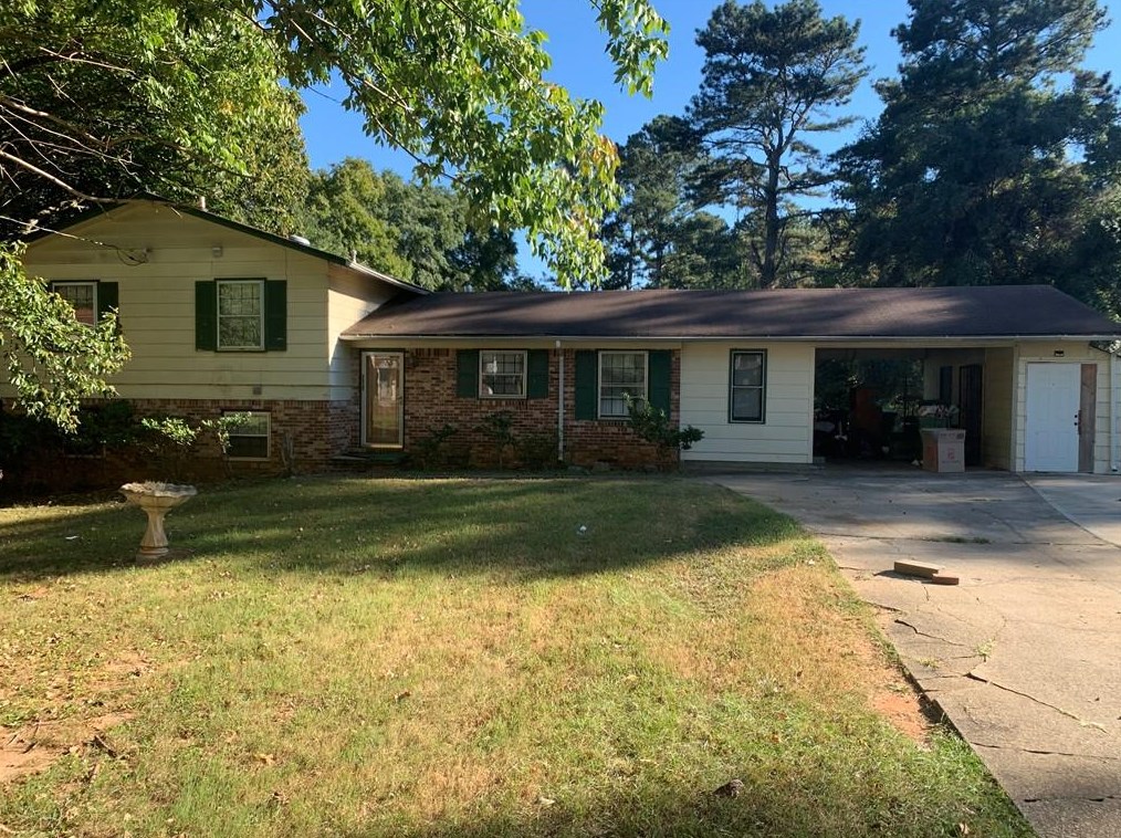 4395 John Wesley Dr, Decatur GA  30035-2145 exterior