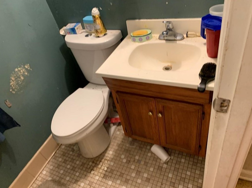 4395 John Wesley Dr, Decatur GA  30035-2145 exterior