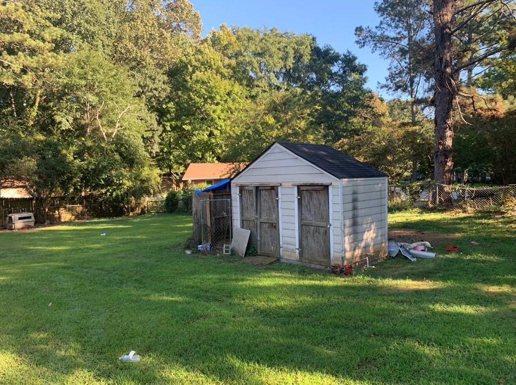 4395 John Wesley Dr, Decatur GA  30035-2145 exterior