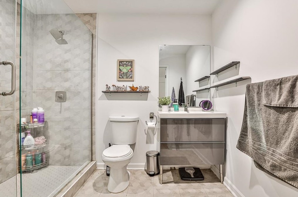 3382 Wren Rd, Decatur GA  30032-2572 exterior