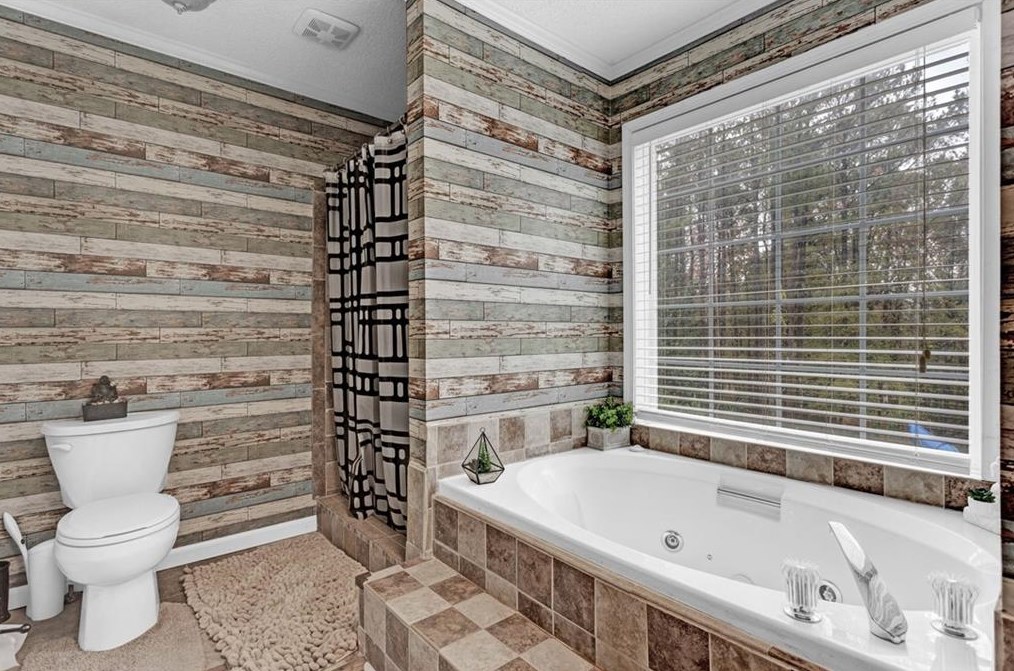 2250 Soaring Ln, Lawrenceville GA  30044-5885 exterior