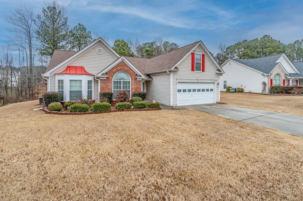 440 Ballyshannon Dr, Dacula, GA 30019