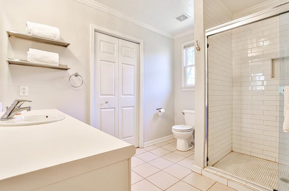 1299 Oak Grove Ave, Atlanta GA  30316-1617 exterior