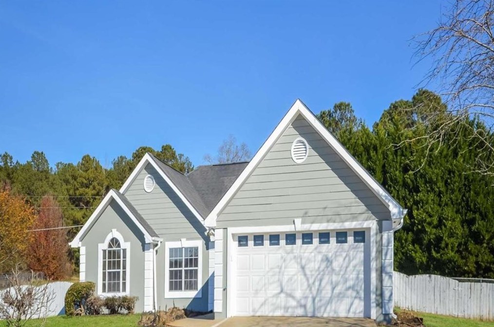 215 Park Place Dr, Porterdale, GA 30016