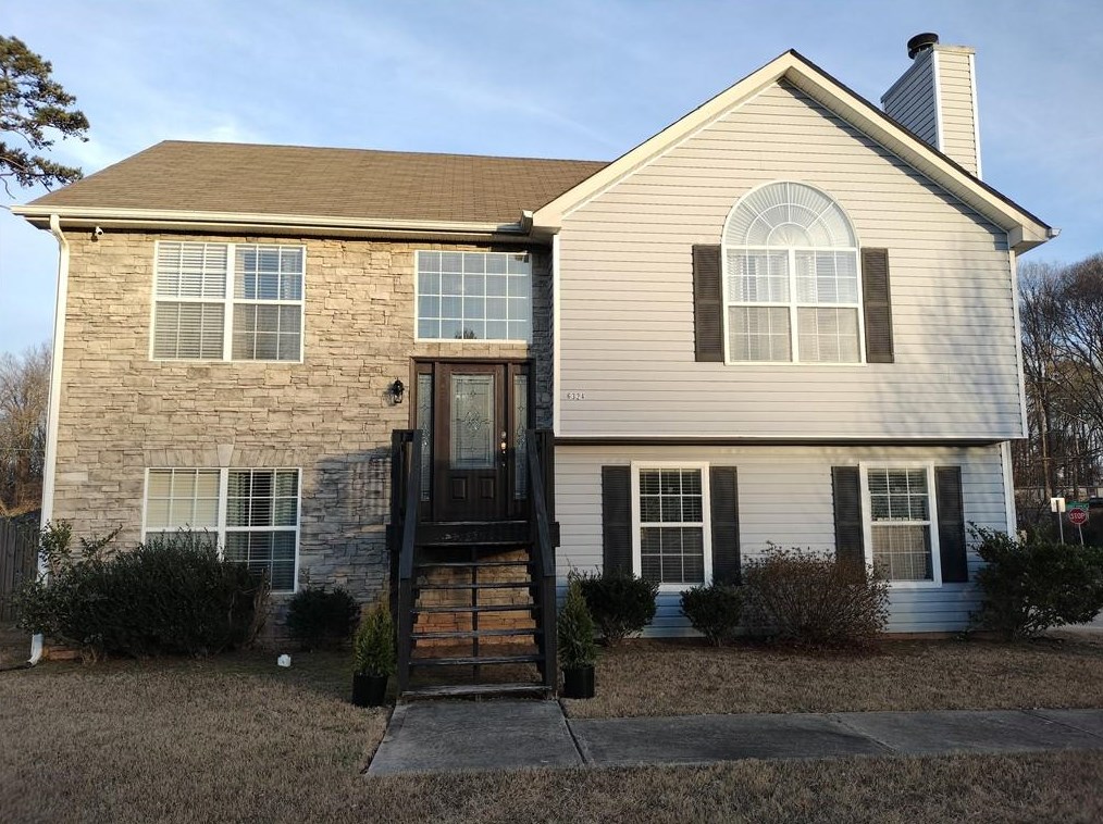 6324 Lakeview Ct, Rex, GA 30273